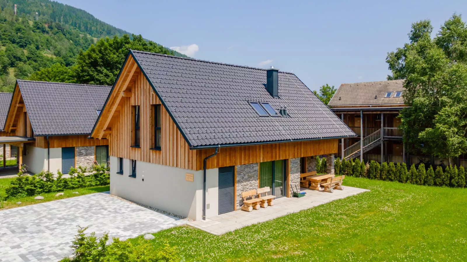 Mountain Chalet Berg-Glück-Buitenkant zomer