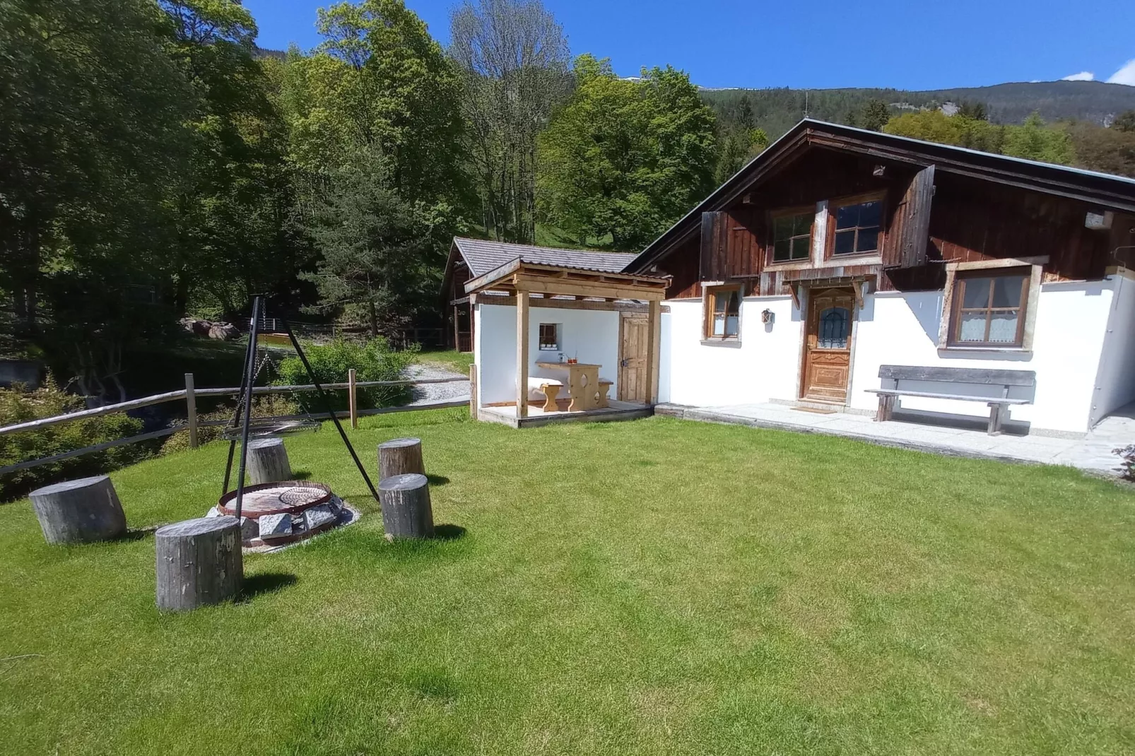 Roßweid Hütte-Buitenkant zomer