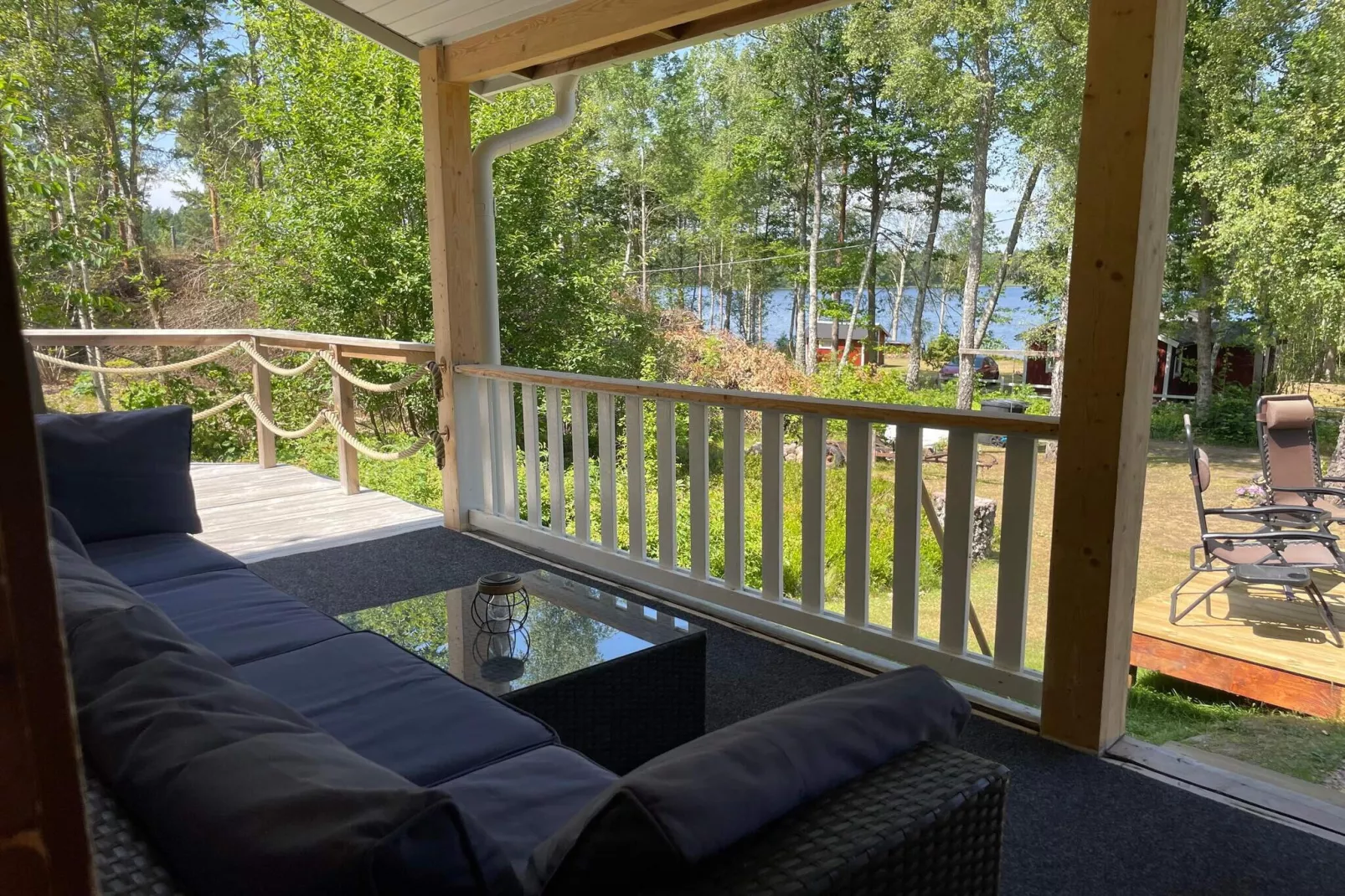 Licht vakantiehuis aan het meer