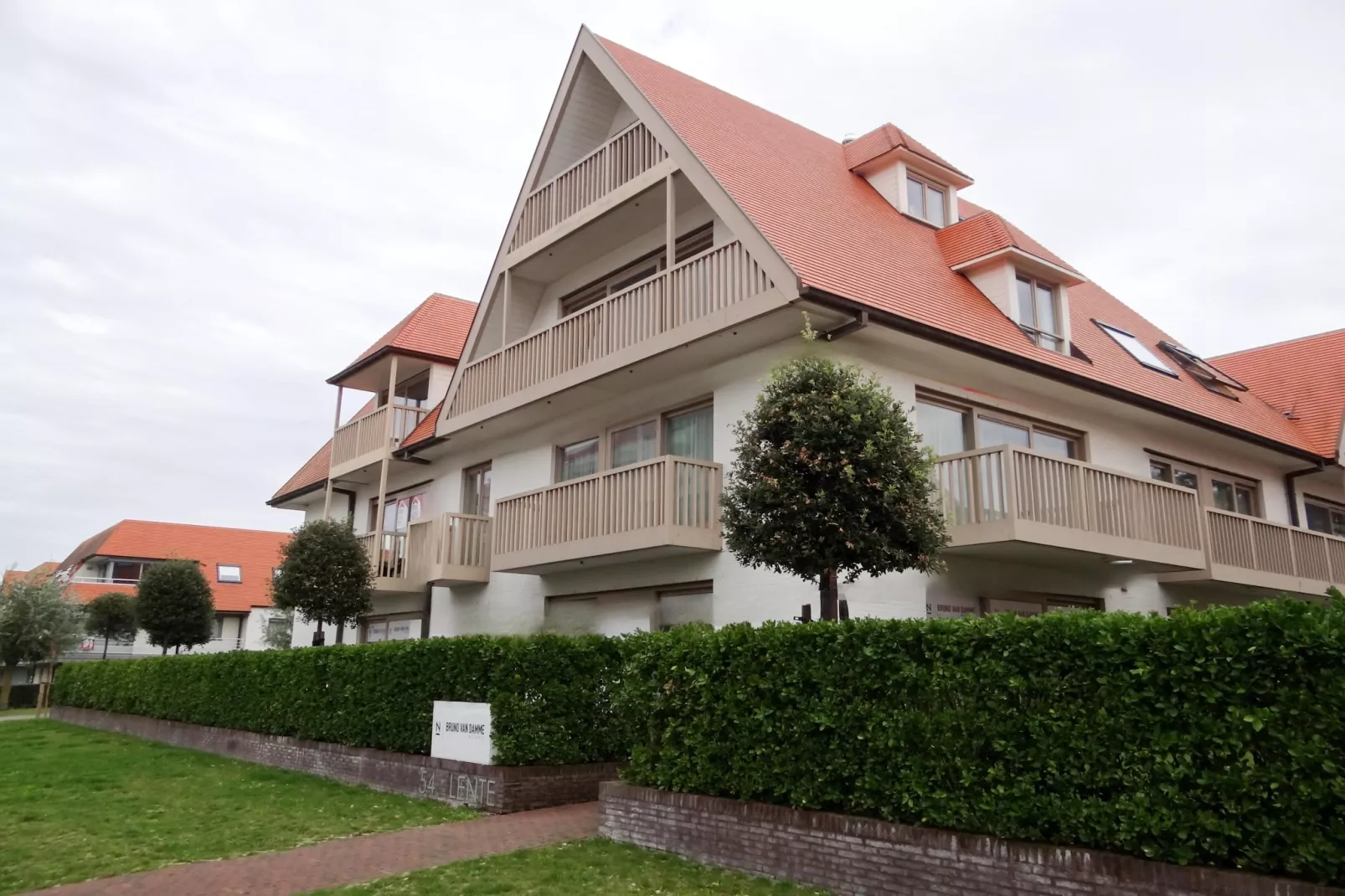 LENTE 0105GAR-Buitenkant zomer