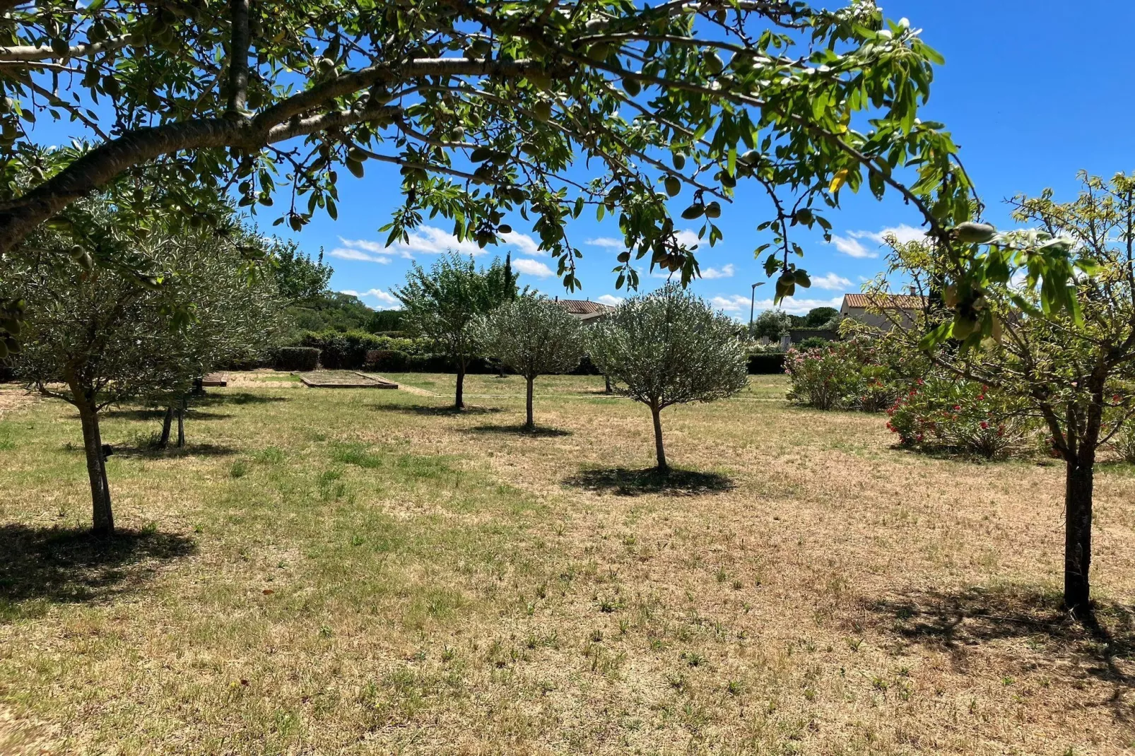 Villa les Hirondelles-Tuinen zomer