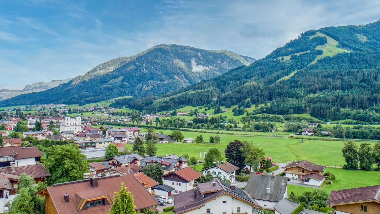 In Skiliftnähe-Uitzicht zomer