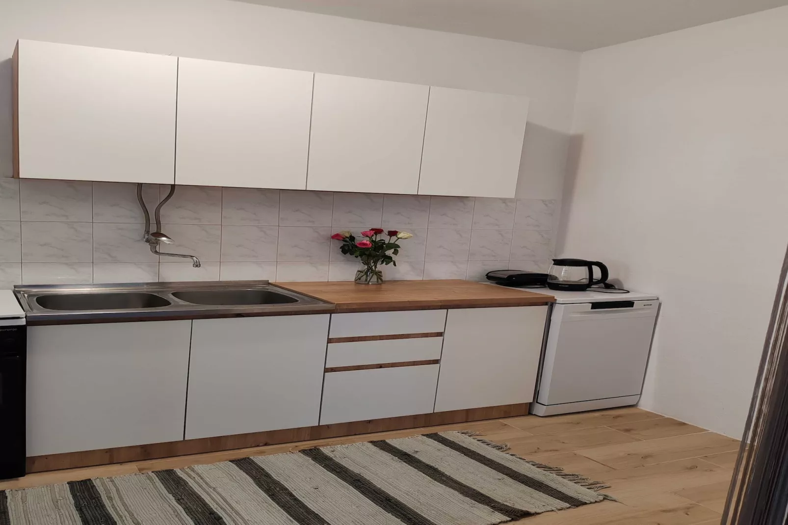 Apartment Angelina - Three Bedroom Apartment with Balcony and Sea View-Keuken