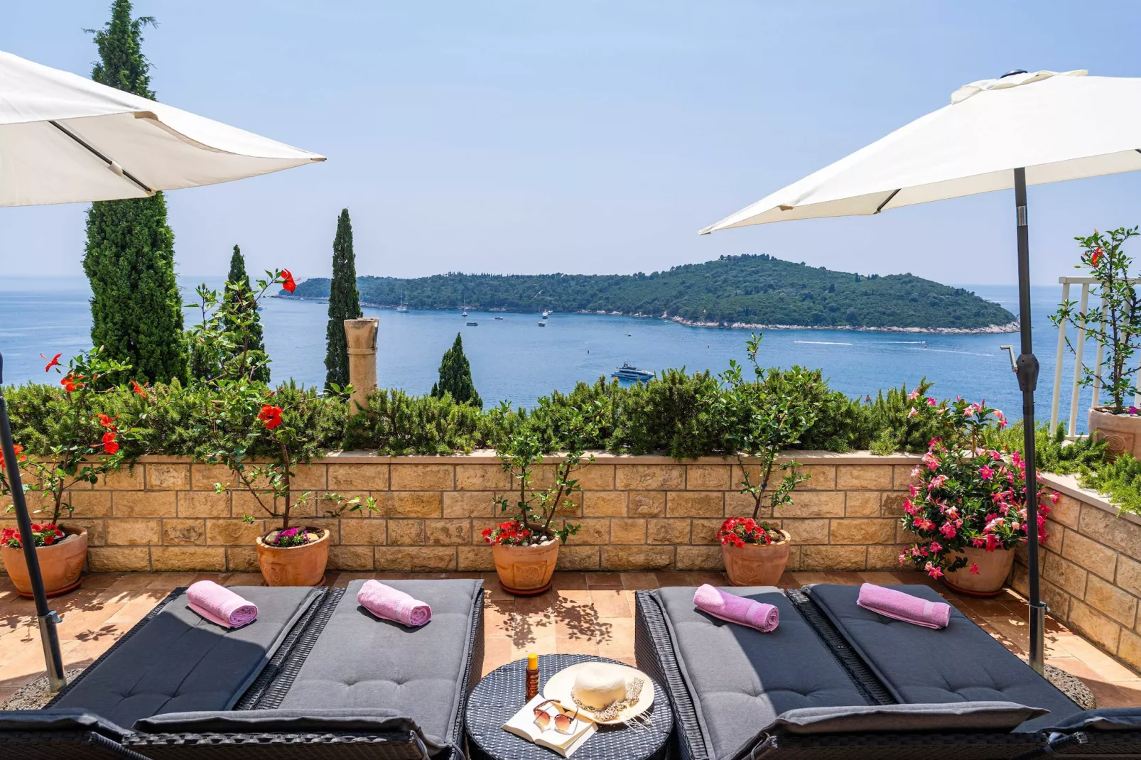 Villa Adrian - Six Bedroom Villa with Swimming pool and Sea View-Buitenlucht