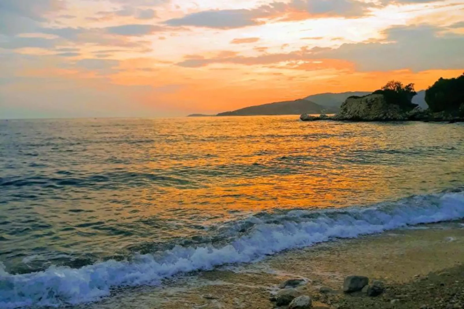 Apartments & Rooms Barišić - Double Room with Balcony and Garden View (First floor-Soba 8)-Sfeer