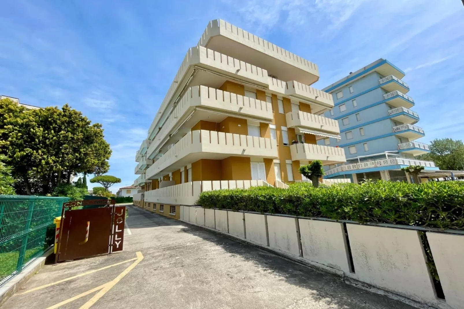 Jolly 12-Buitenkant zomer