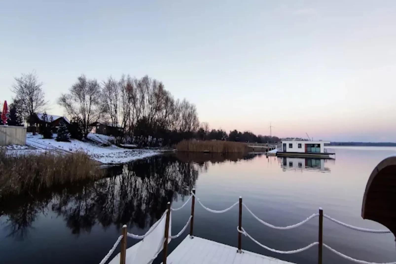 Hausboot am Gräbendorfer See-Gebieden zomer 1km