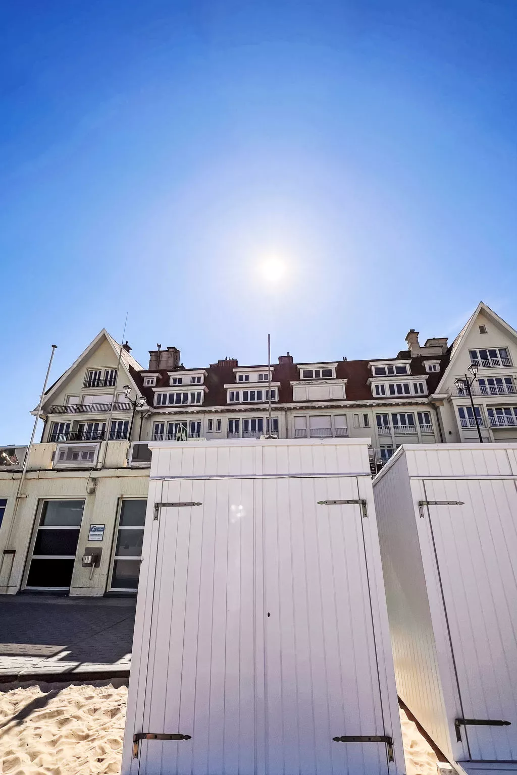 Appartment with beach cabine and parking