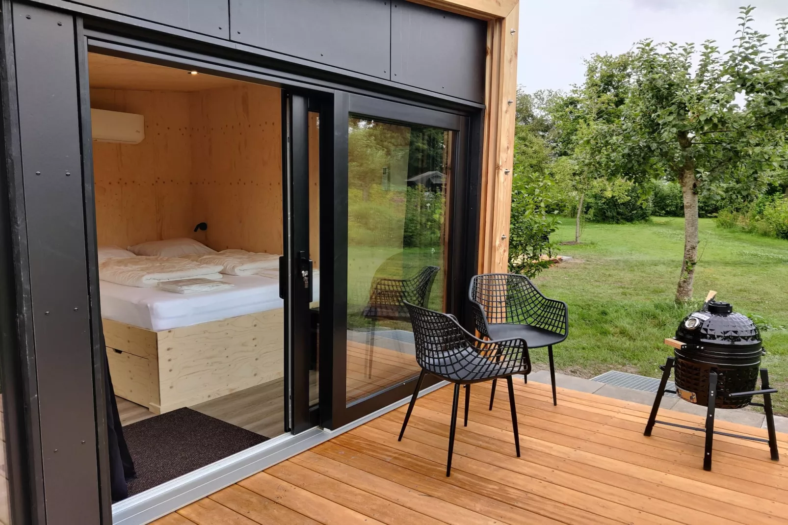 Wetland Cabin 2 persoons (op Boetiekpark de Kas, Scherpenzeel, Friesland)