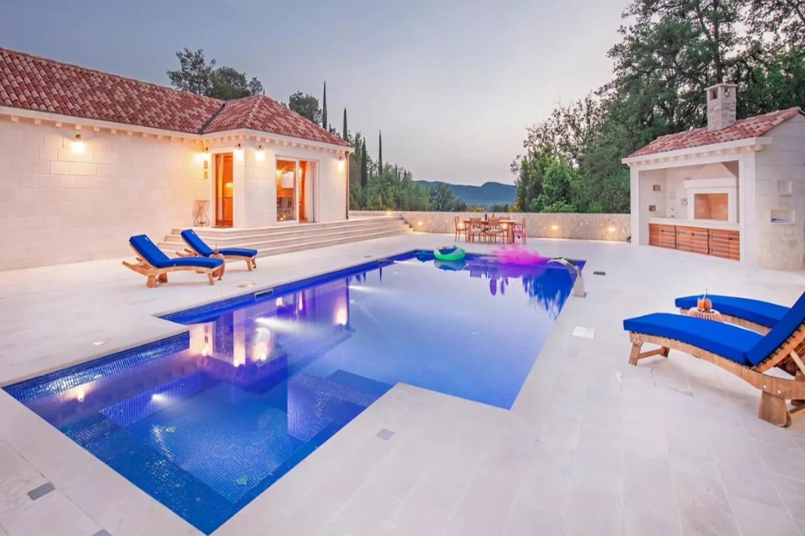 Villa Ivić-Two Bedroom Villa with Swimming Pool