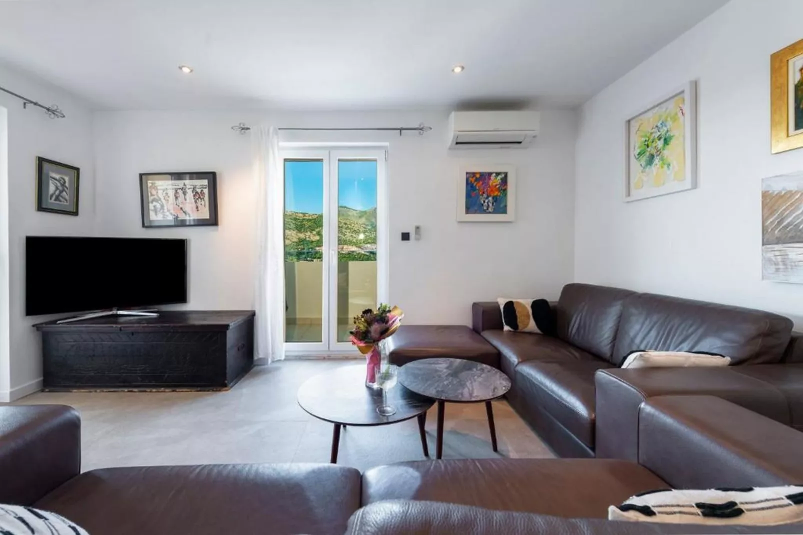 Apartments Meri & Karla - Two Bedroom Apartment with Balcony and Bridge View (Meri)