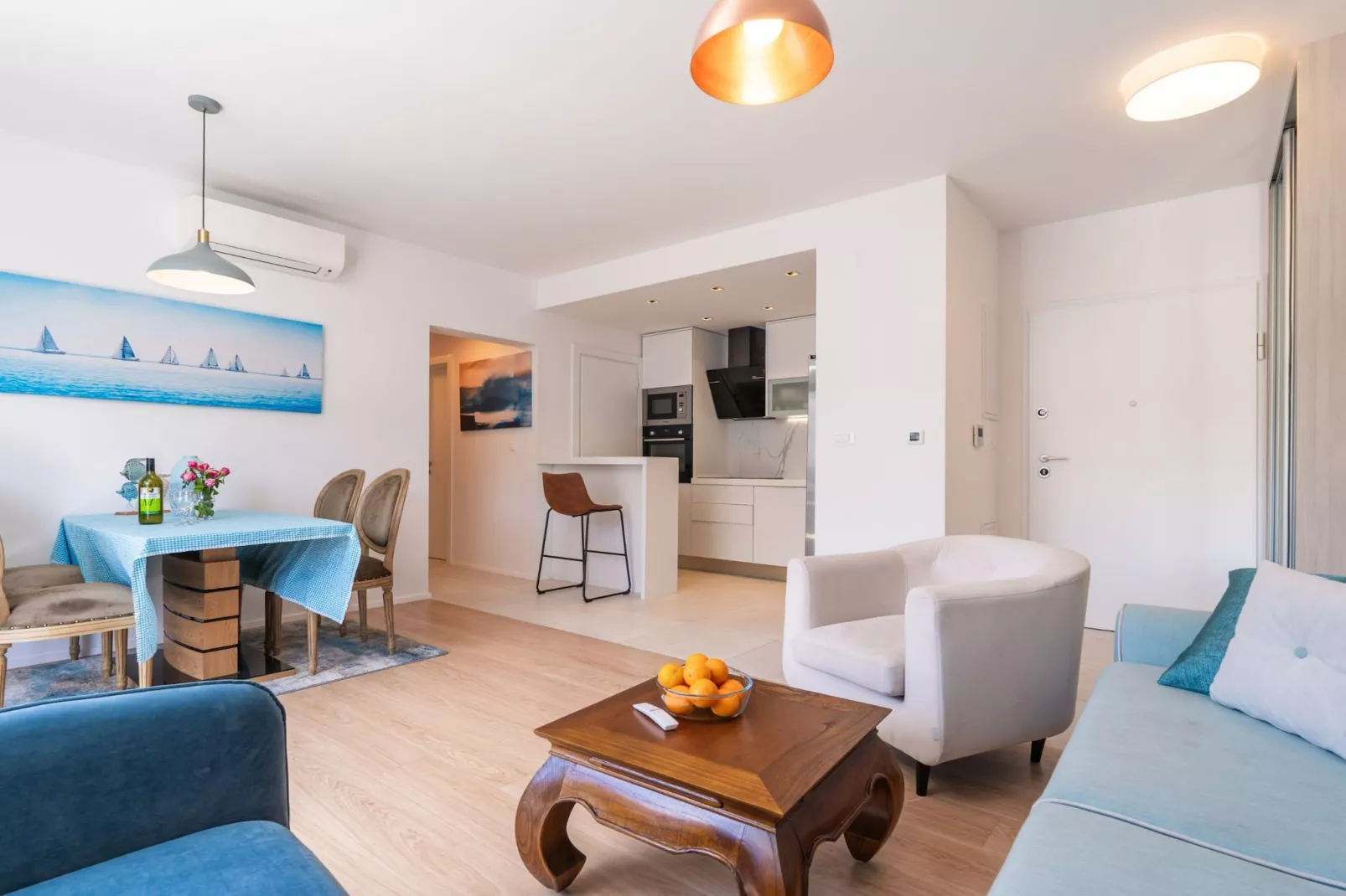 Apartment Marcus Mai - Two Bedroom Apartment with Balcony