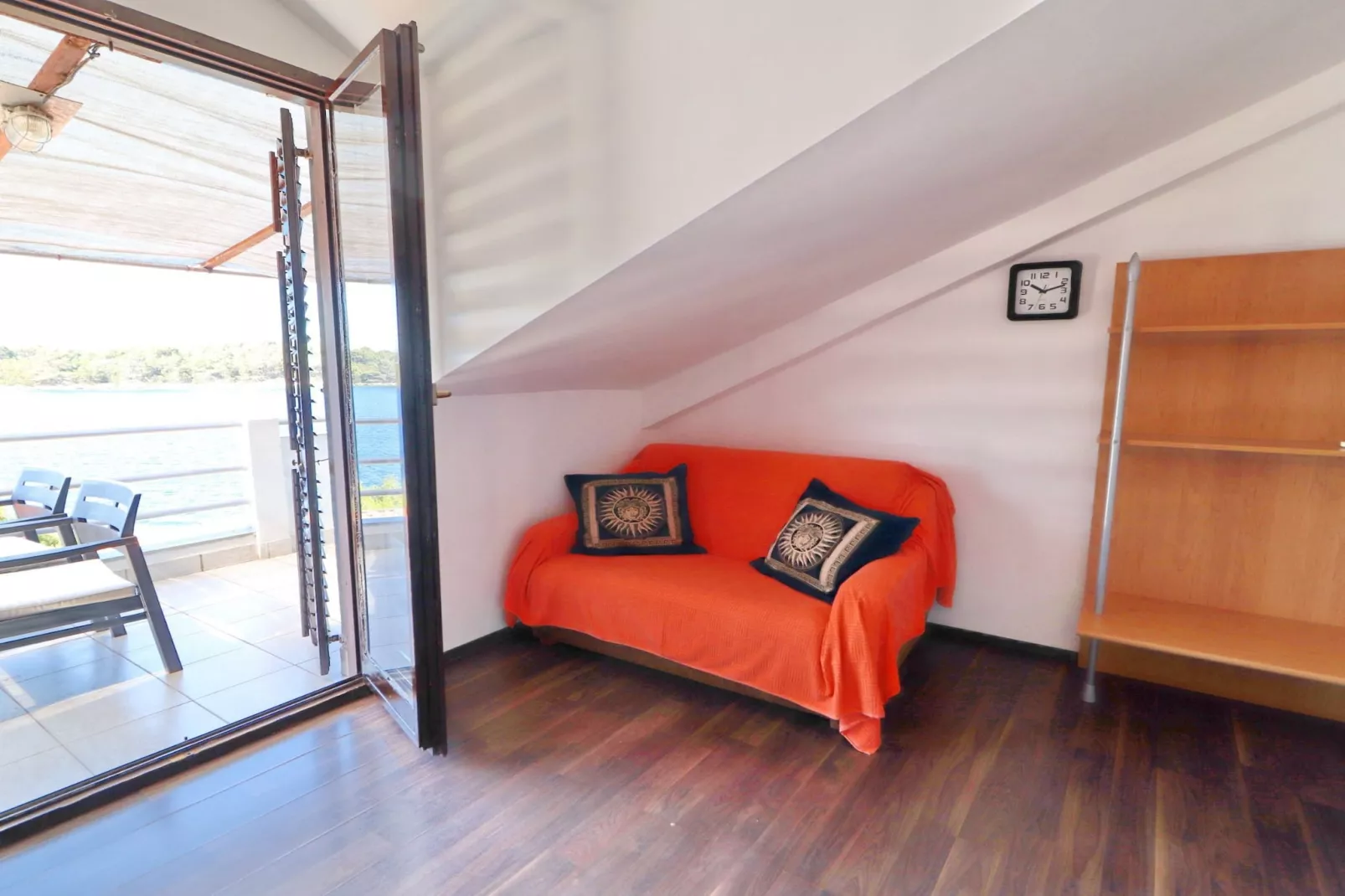 Apartments Karbuni By The Sea - One Bedroom apartment with Terrace and Sea View (A4) U REDU