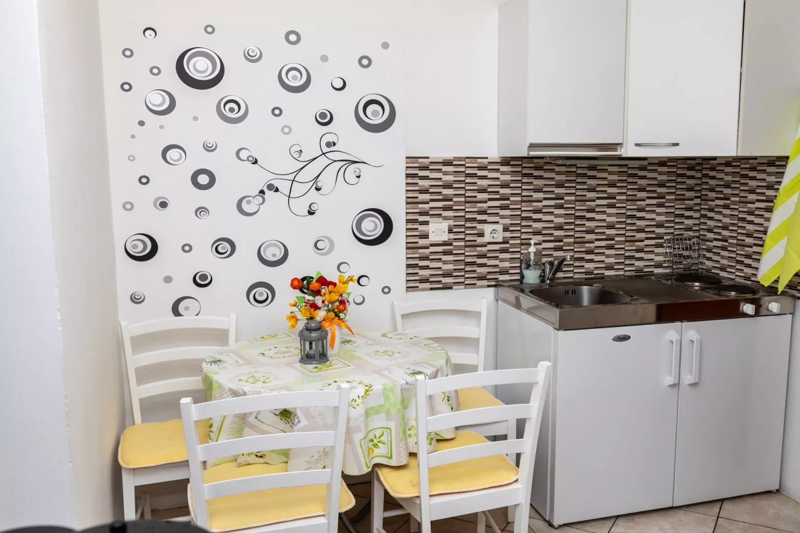 Apartments Luka & Leona - Studio Apartment with Terrace Leona