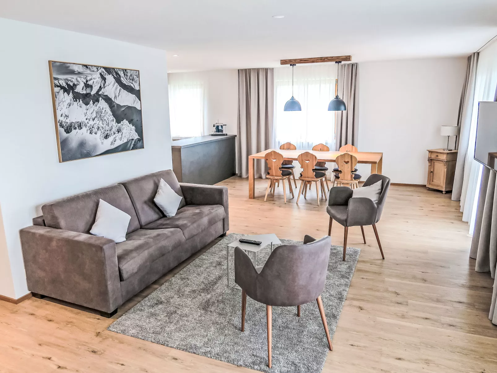 La Siala Apt.17
