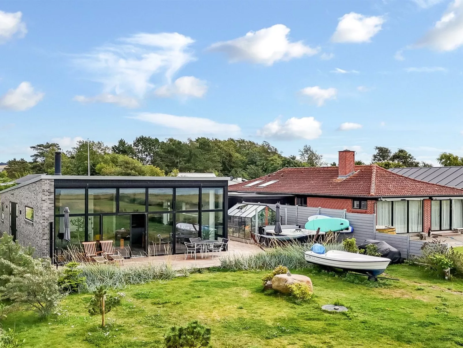 "Bondi" - 75m from the sea