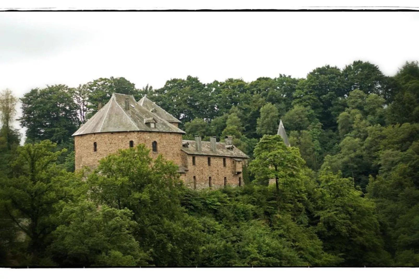 Le Gîte de Jevigné-Gebieden zomer 20km