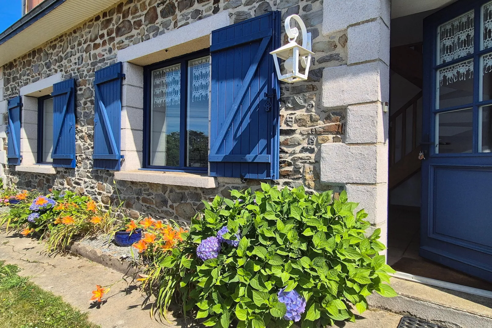 Holiday home Pordic-Buitenkant zomer