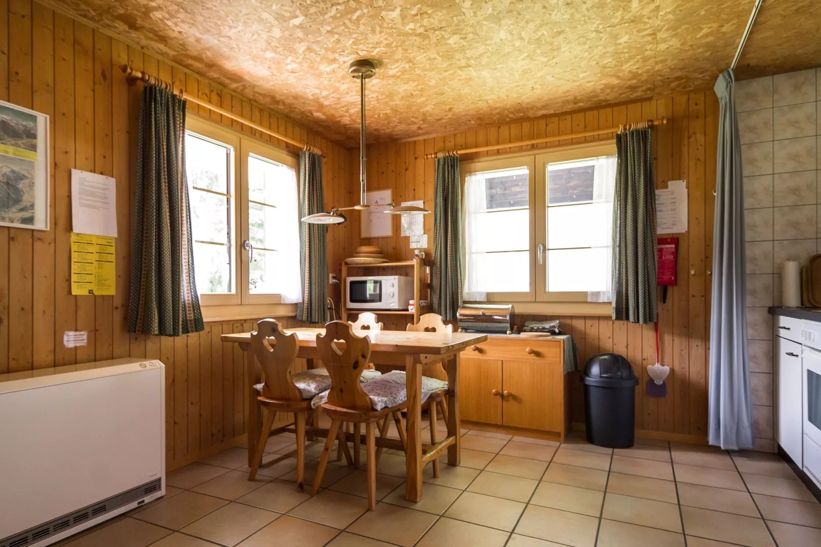 Appartement Chalet Kirsanna-Eetkamer