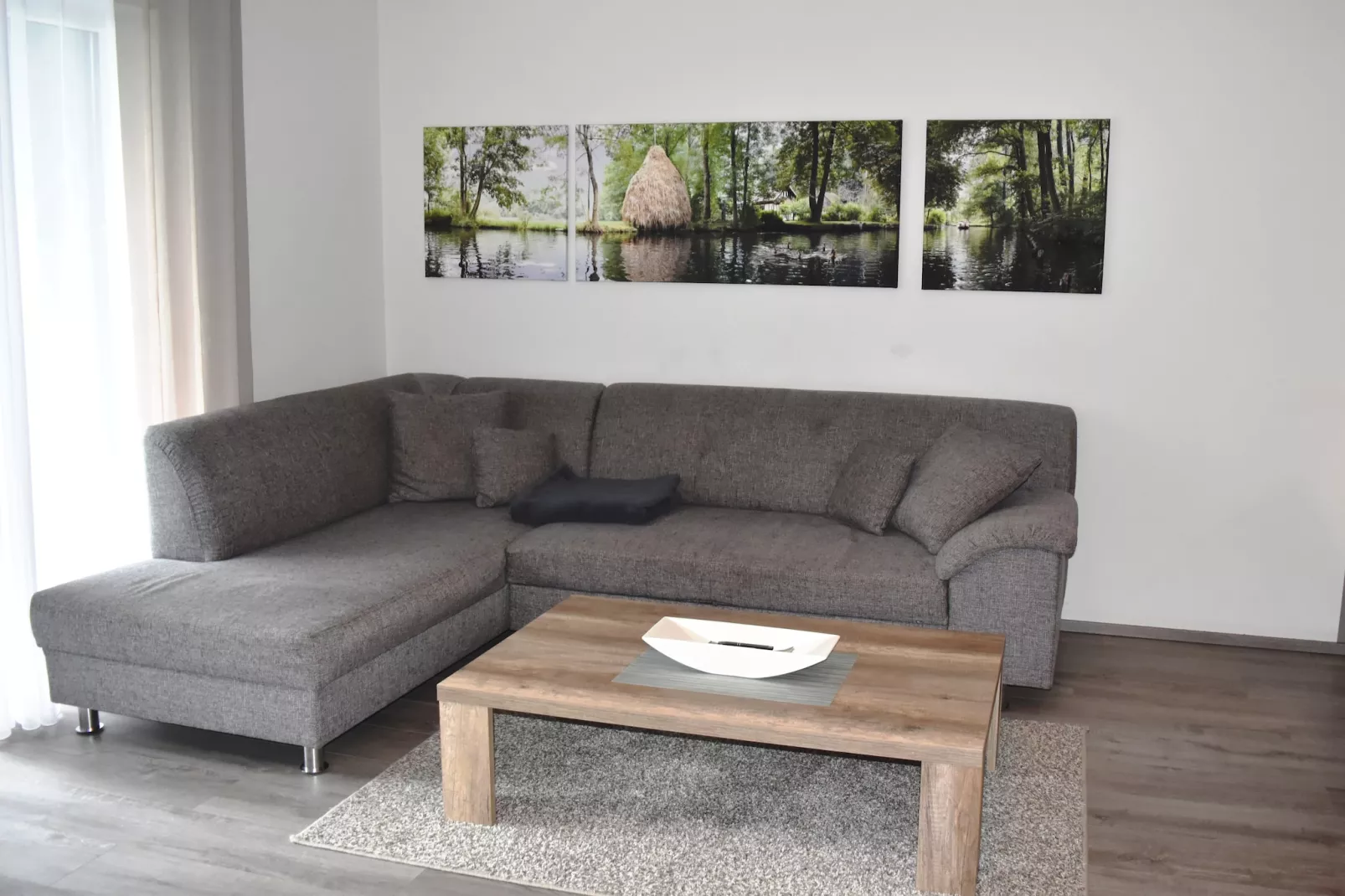 Apartment 75 qm mit Spreeblick-Woonkamer