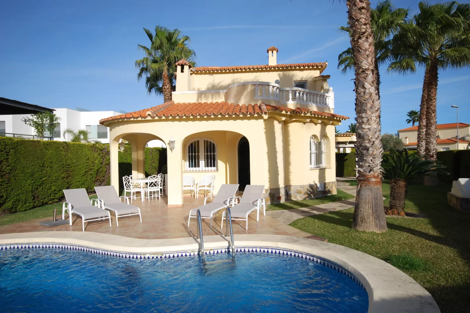 Casa Olivia Nova-Buitenkant zomer
