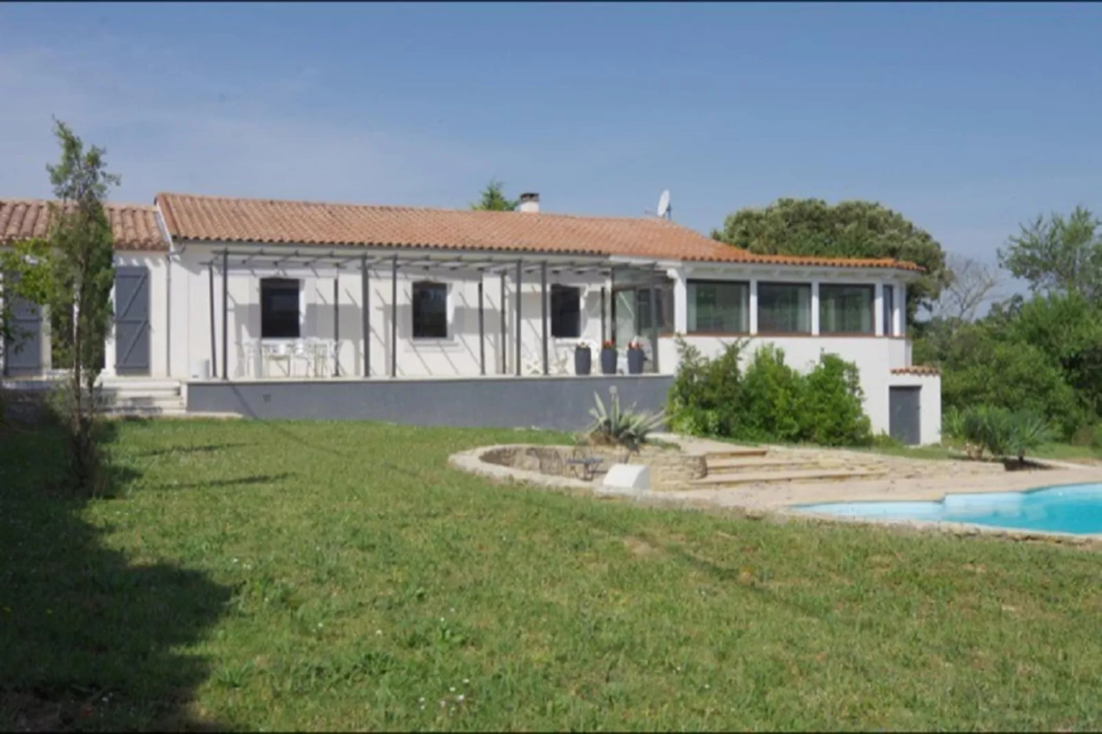 Villa On the Rocks-Buitenkant zomer