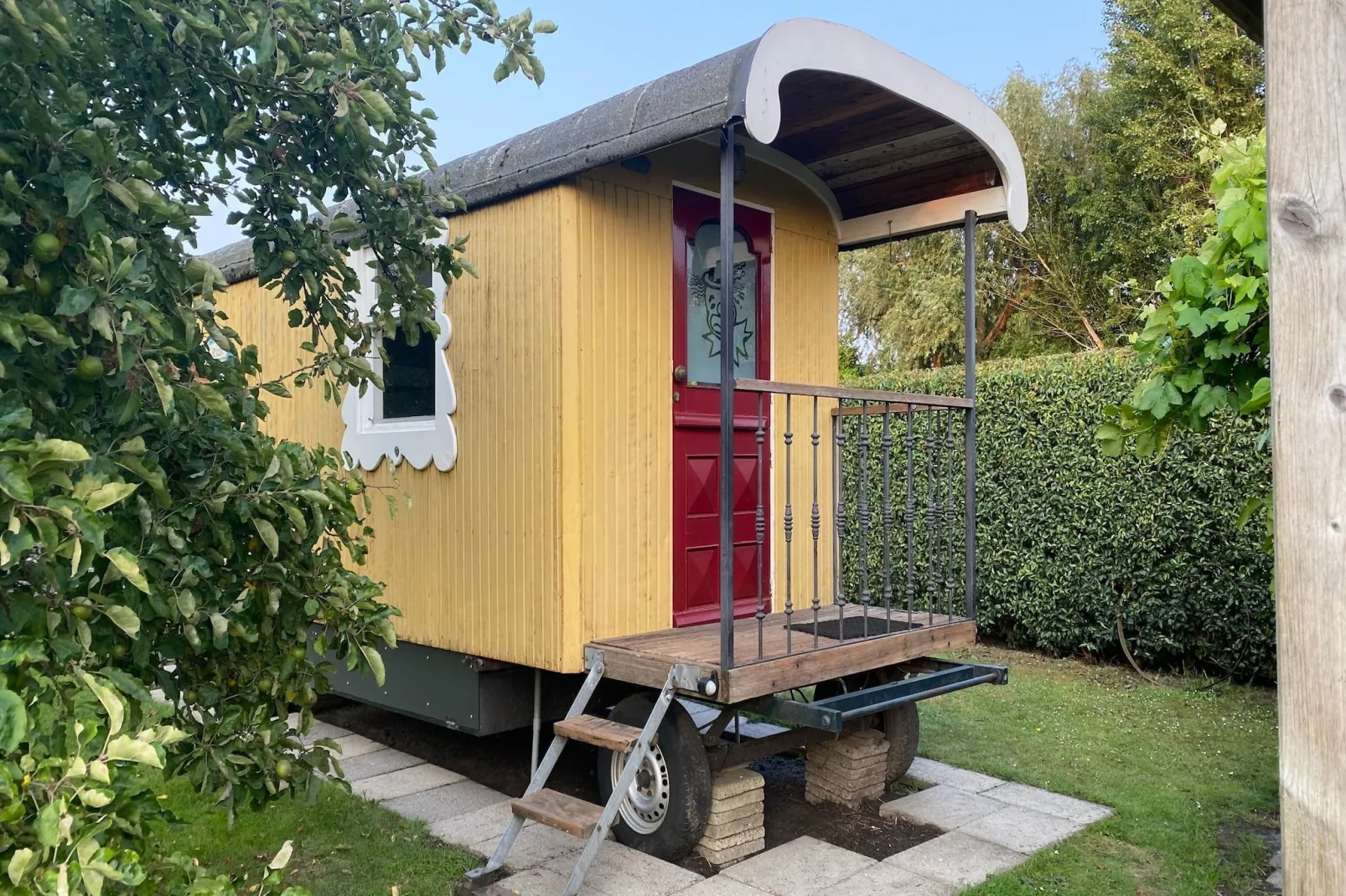 Pipowagen de Weideblick-Terrasbalkon