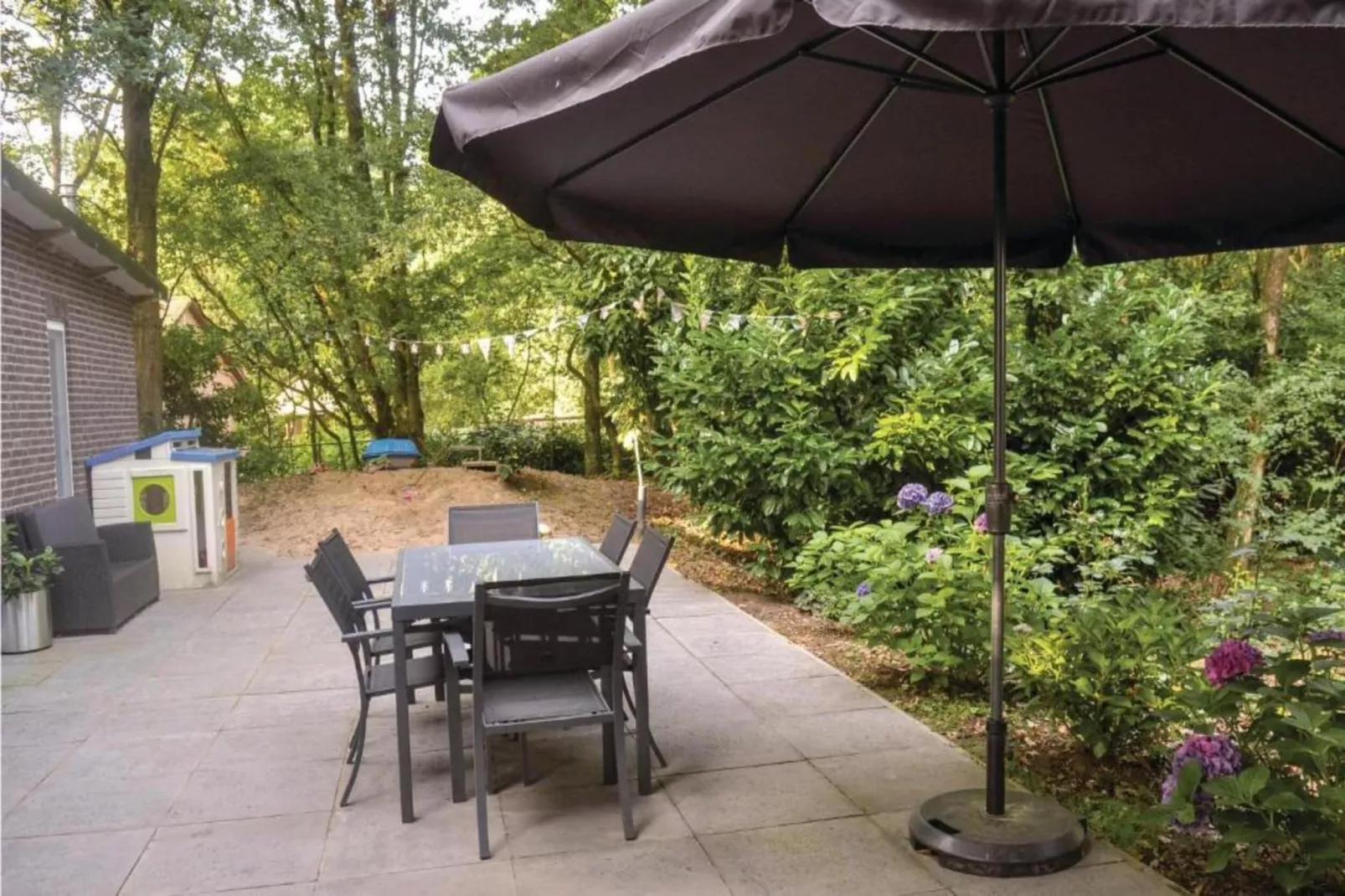 Dorpswoning In het Bos-Terrasbalkon