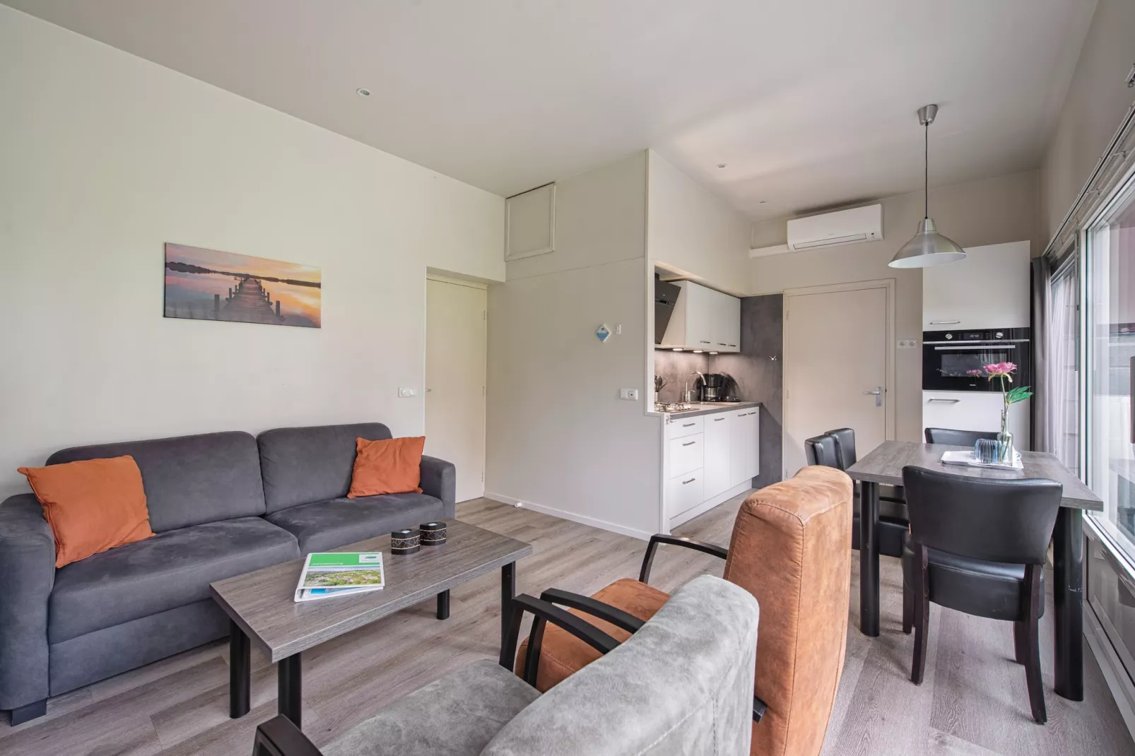 Bungalowpark Schin op Geul 6-Woonkamer