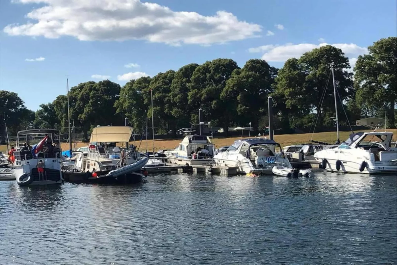 Recreatiepark Rhederlaagse Meren 13-Gebieden zomer 20km