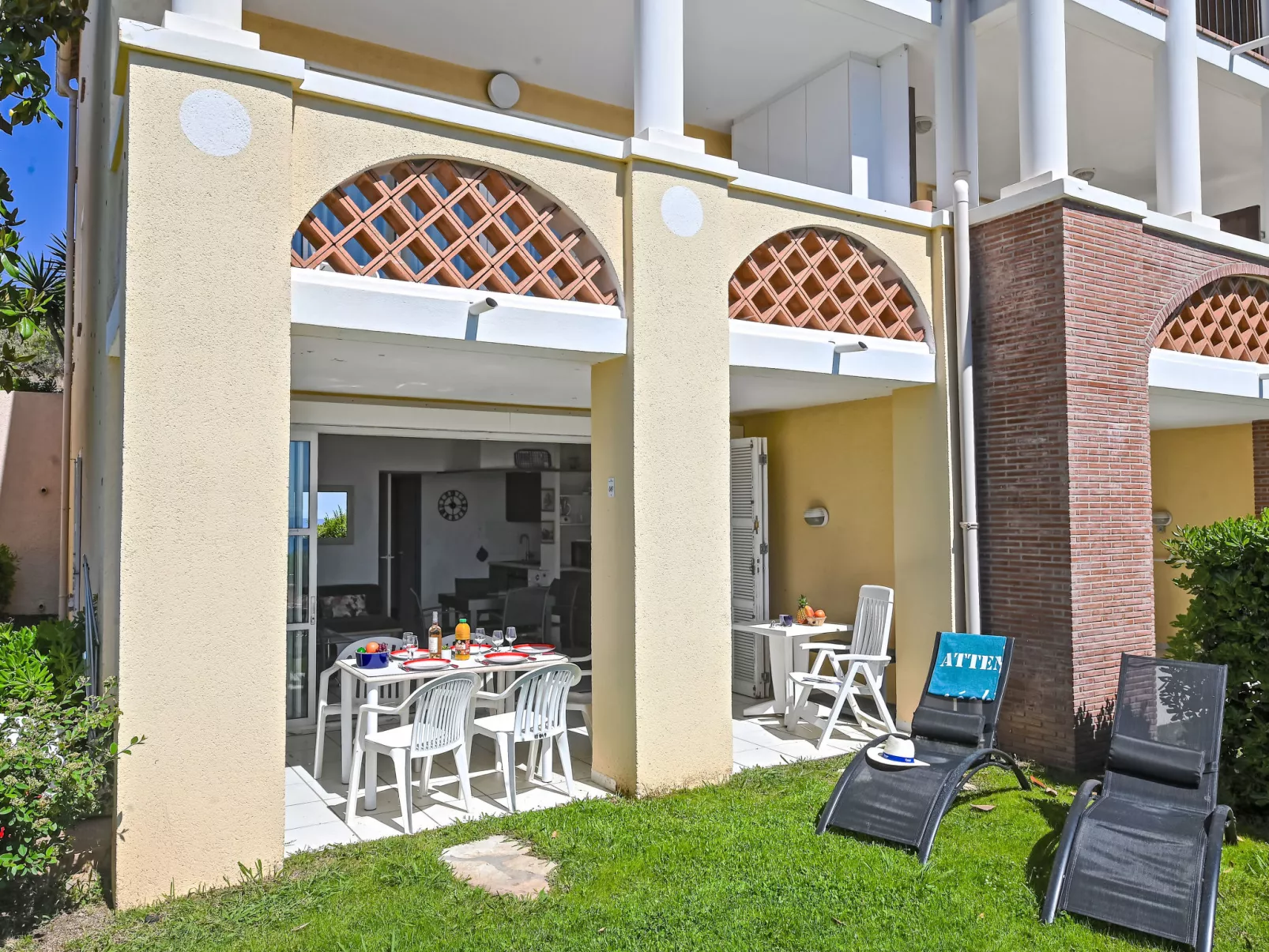 Les Bastides (I3 049)-Buiten