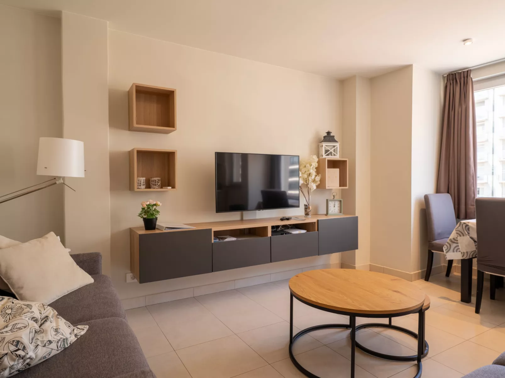 Ruzette beach with parking-Binnen