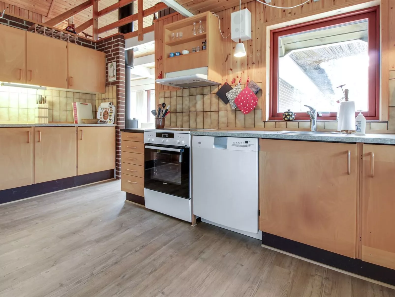 "Alfons" - 600m from the sea-Binnen