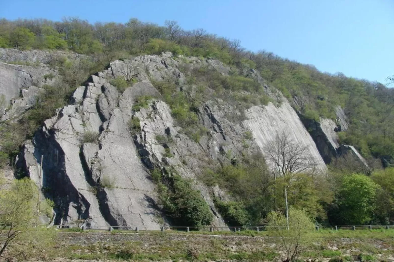 Magnifique habitation pour 5 adultes avec piscine intérieure-Gebieden zomer 5km