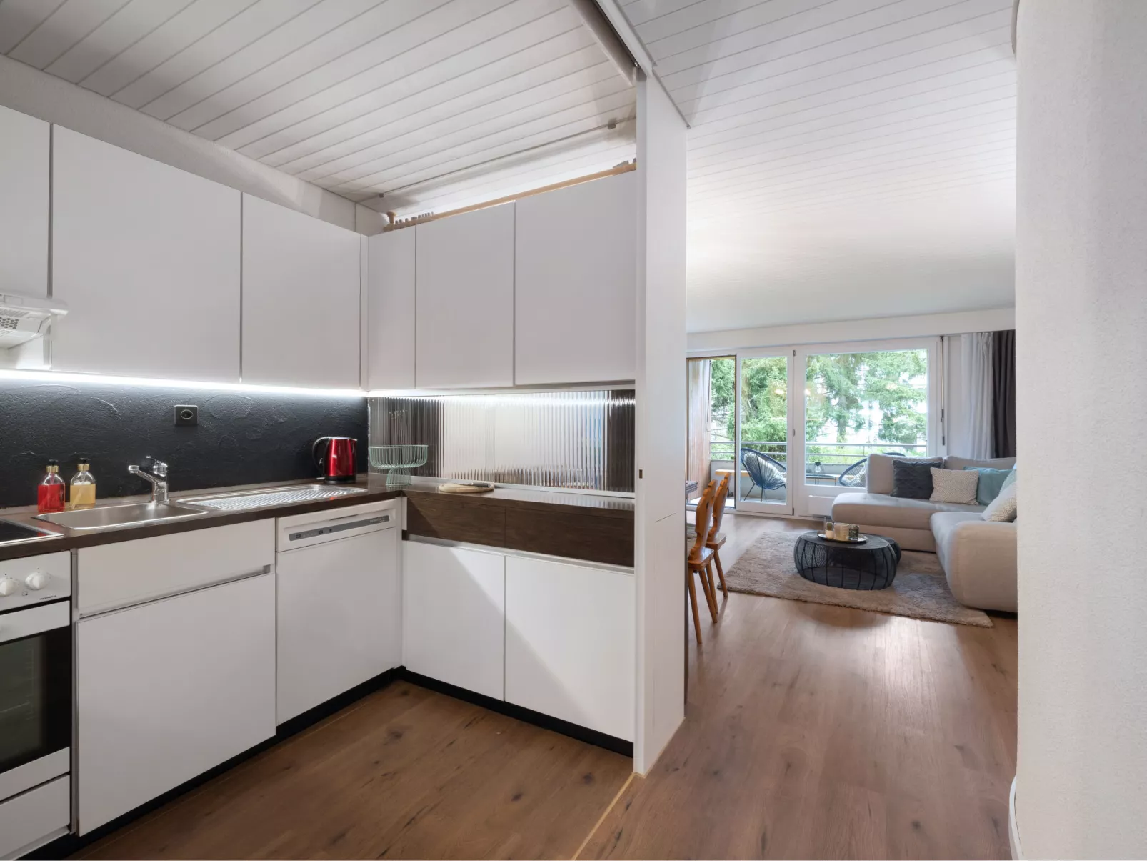 Verbena Apt 4