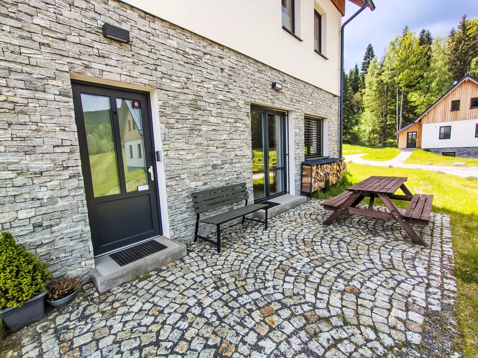 13ka Ground Oasis with Terrace-Buiten