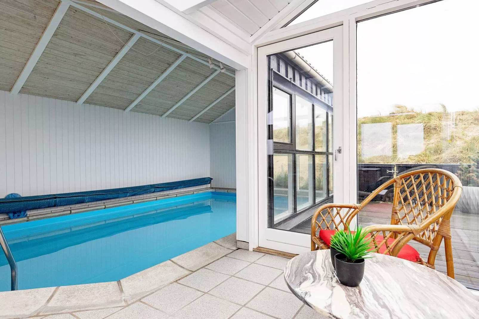 Wellness Retreat aan Zee -- By Traum Ferienwohnungen-Zwembad