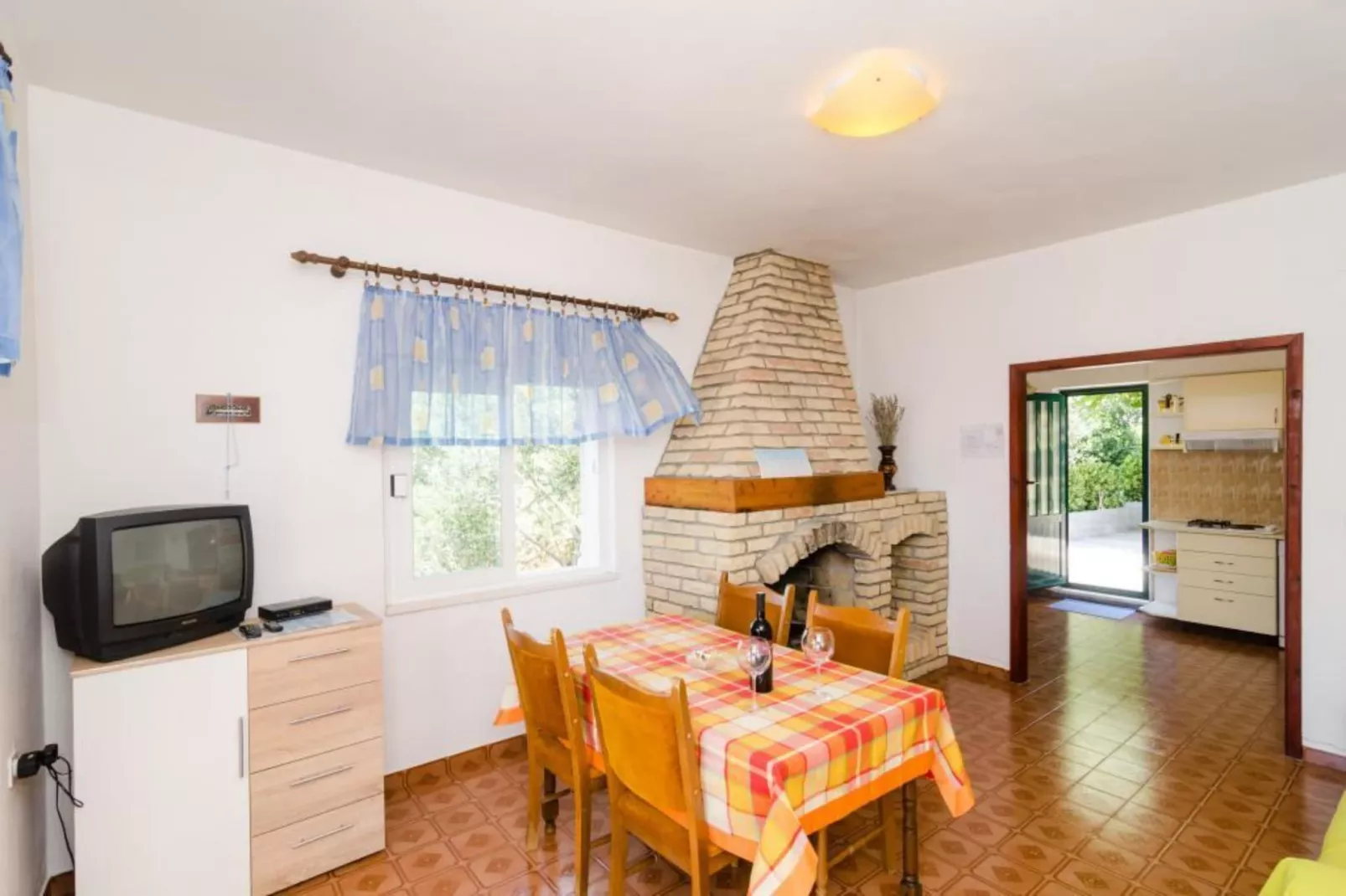 Holiday Home Blue Vineyard- Three Bedroom House with Terrace and Sea View