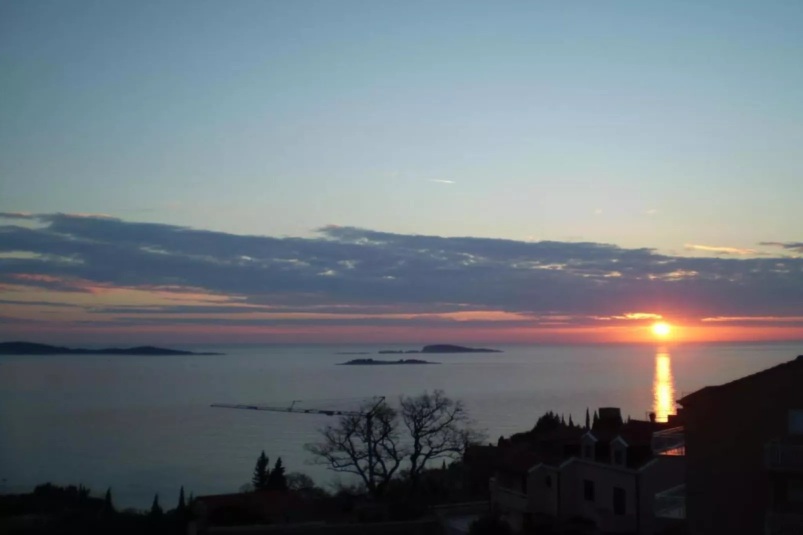 Apartments & Rooms Barišić - Standard Double Room with Balcony and Garden View (Second floor-Soba 12)-Sfeer