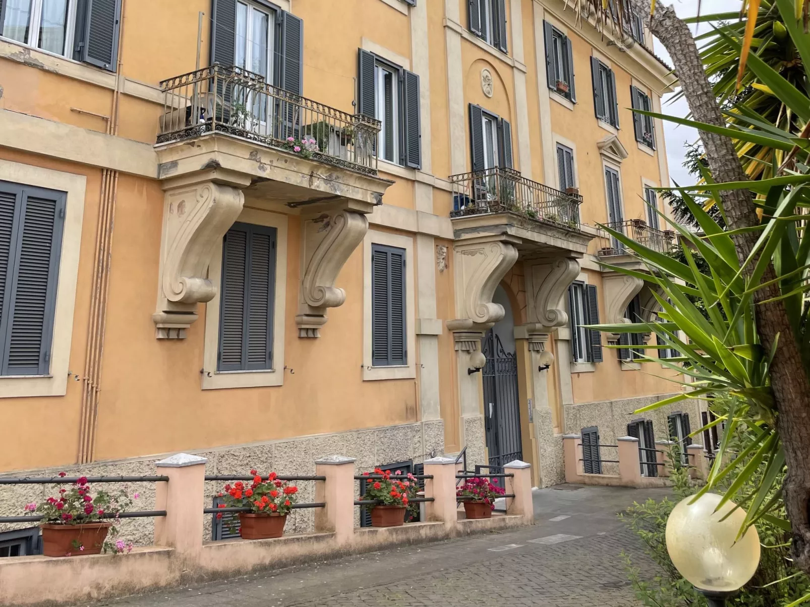 Welcome Rome-Buiten
