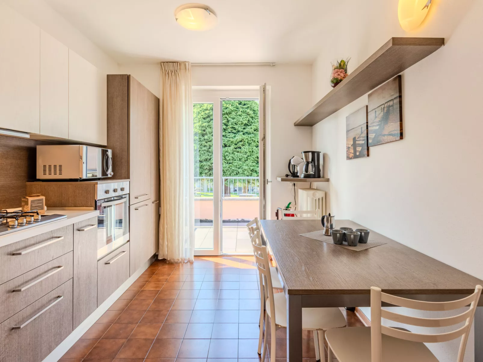 Domaso central apartment-Binnen