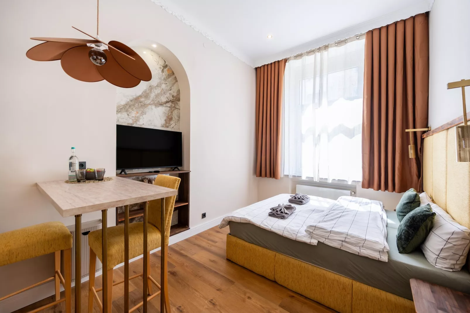 Modern Stay Deluxe Family Suite