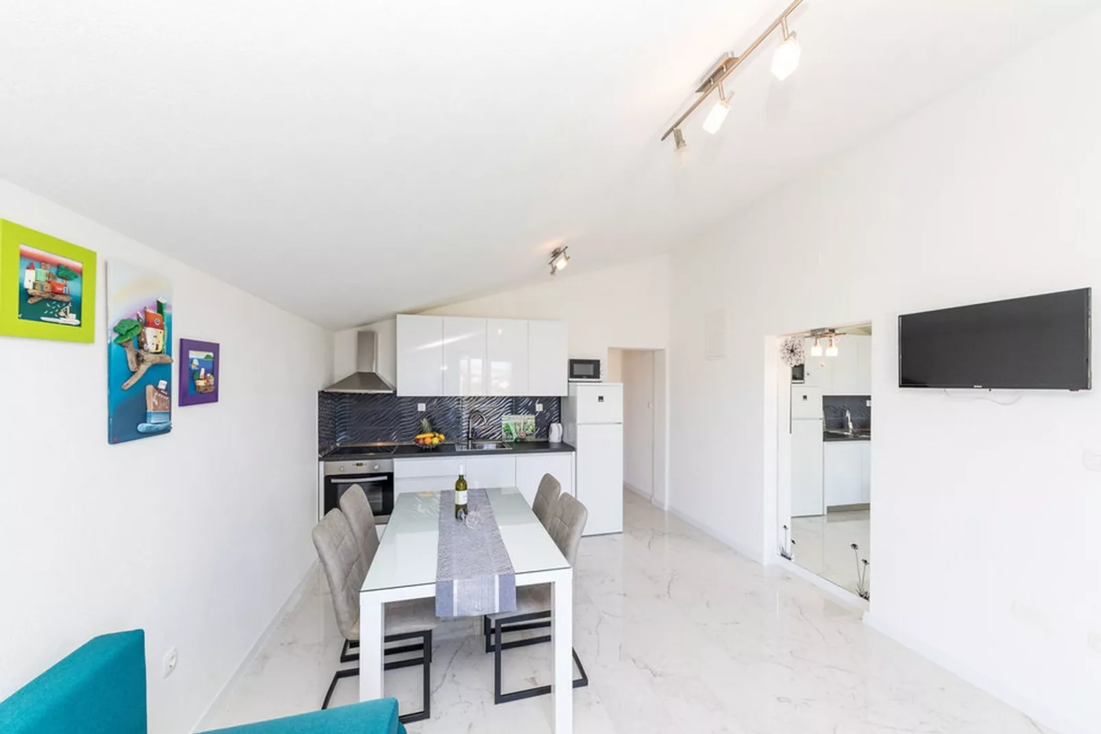 Two Bedroom Apartment with Balcony (Owner Blue)