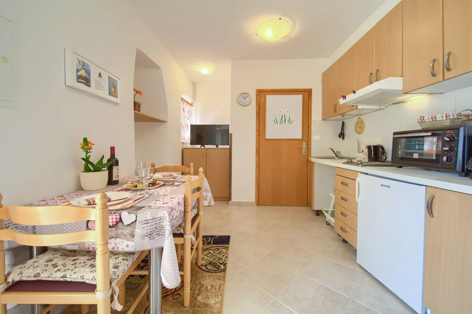 Chic and Charming Krk Downtown Apartments - Standard Studio Apartment (owner Bishop)