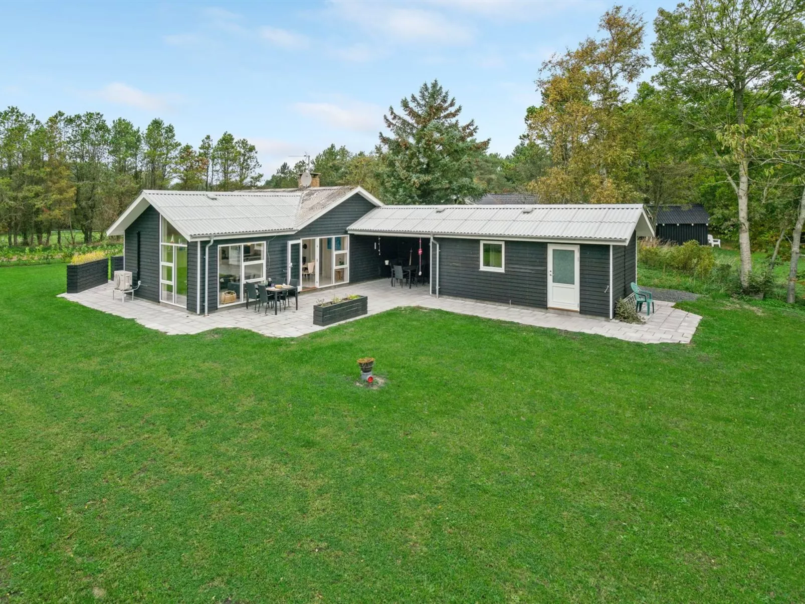 "Herwarth" - 400m from the sea