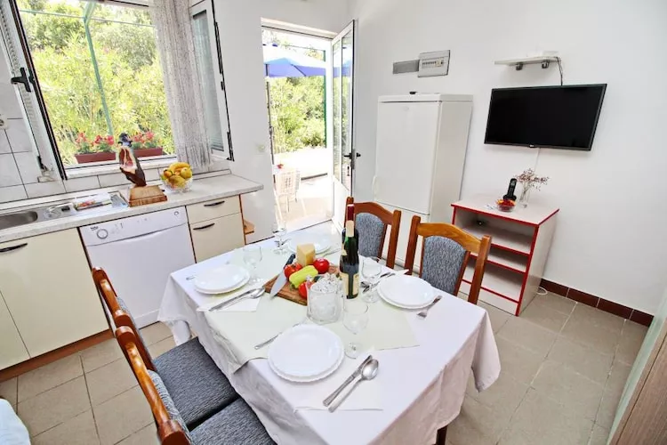 Apartments Neven - Studio Apartment with Terrace and Partial Sea View (A3)