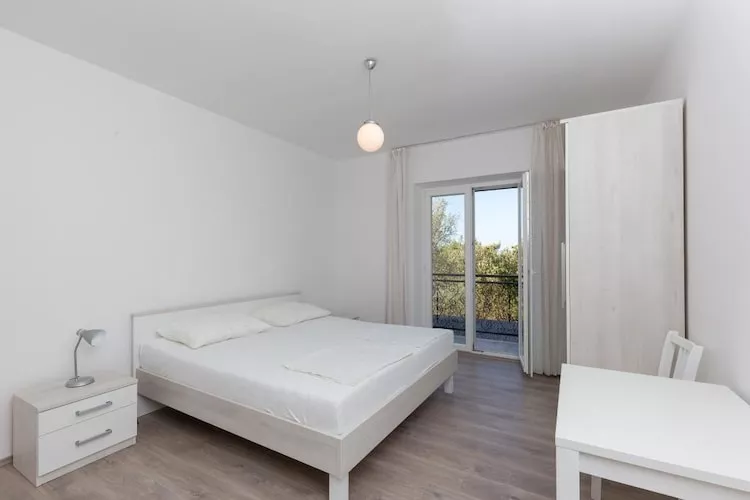 Rooms Villa Bašica - Comfort Double Room with Balcony and Sea View (Soba 3)