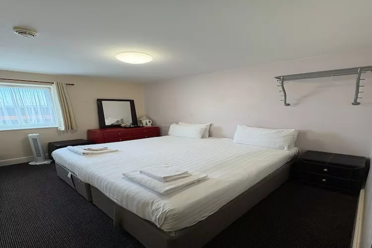 GO2 Gloucester Hotel by OYO  Twin Room
