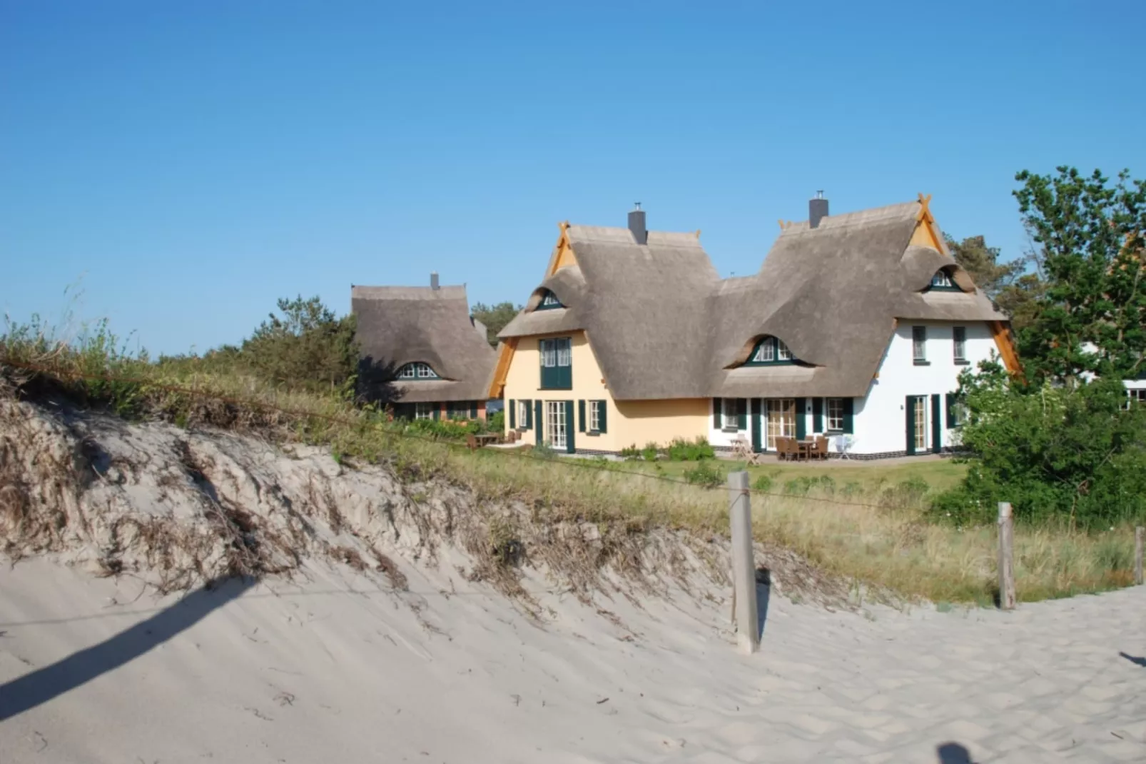 Garten-Maisonette Ferienwohnung - Strandhotel Dünenmeer