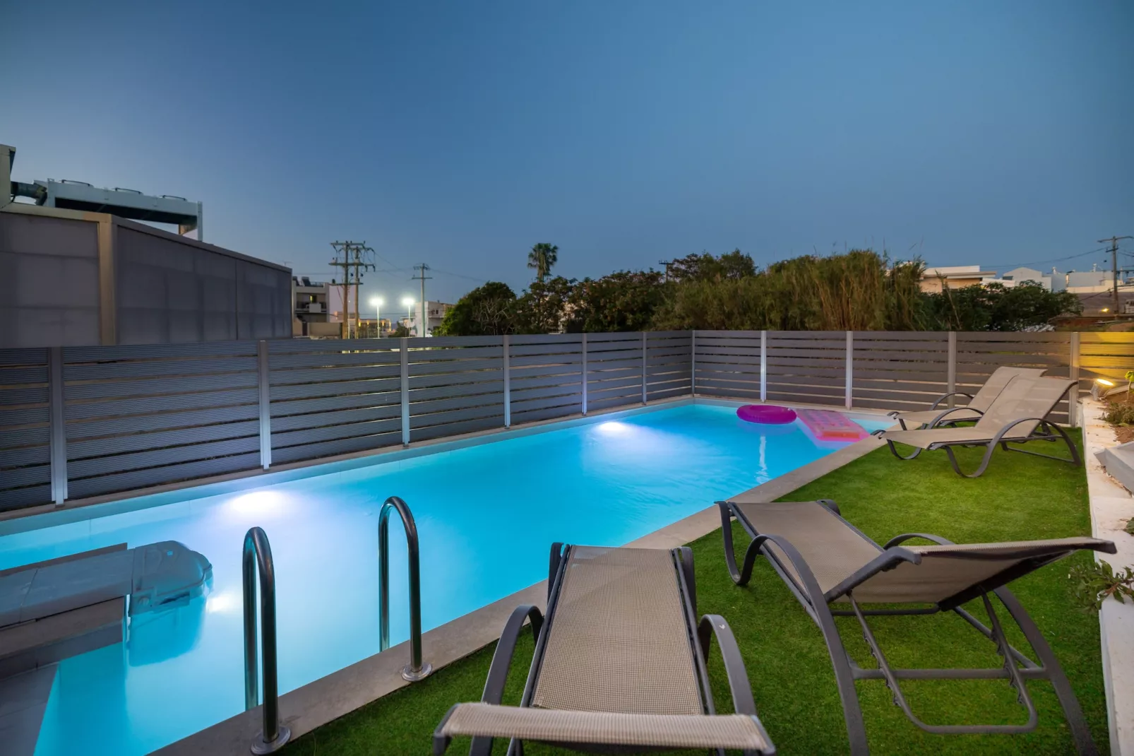 Creta Sun, 111 Studio City View